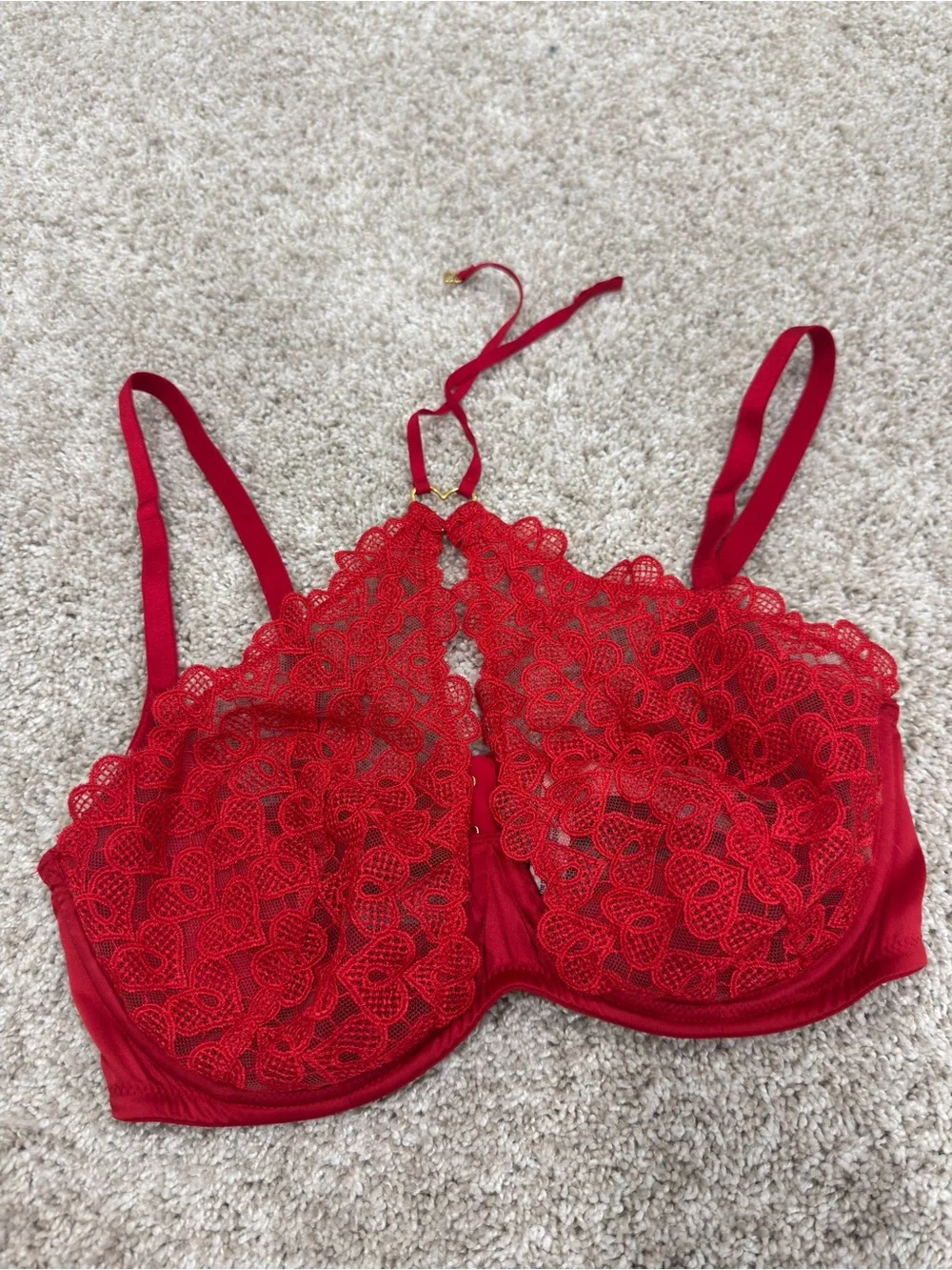 NWOT Victoria's Secret Valentine’s Day Lace Halter Bralette with Heart Details